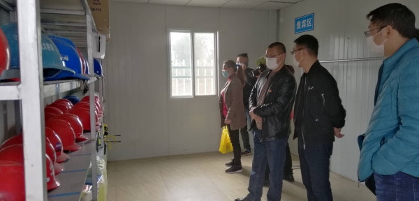 FCCBD4D7-DBC4-4A5F-B6D6-C6486AA4176A